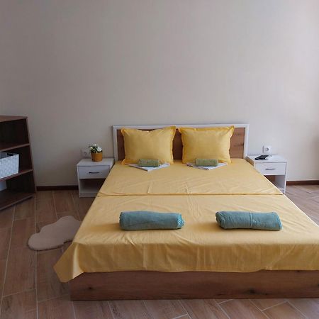 Krimski Apartment - Free Private Parking Varna Esterno foto