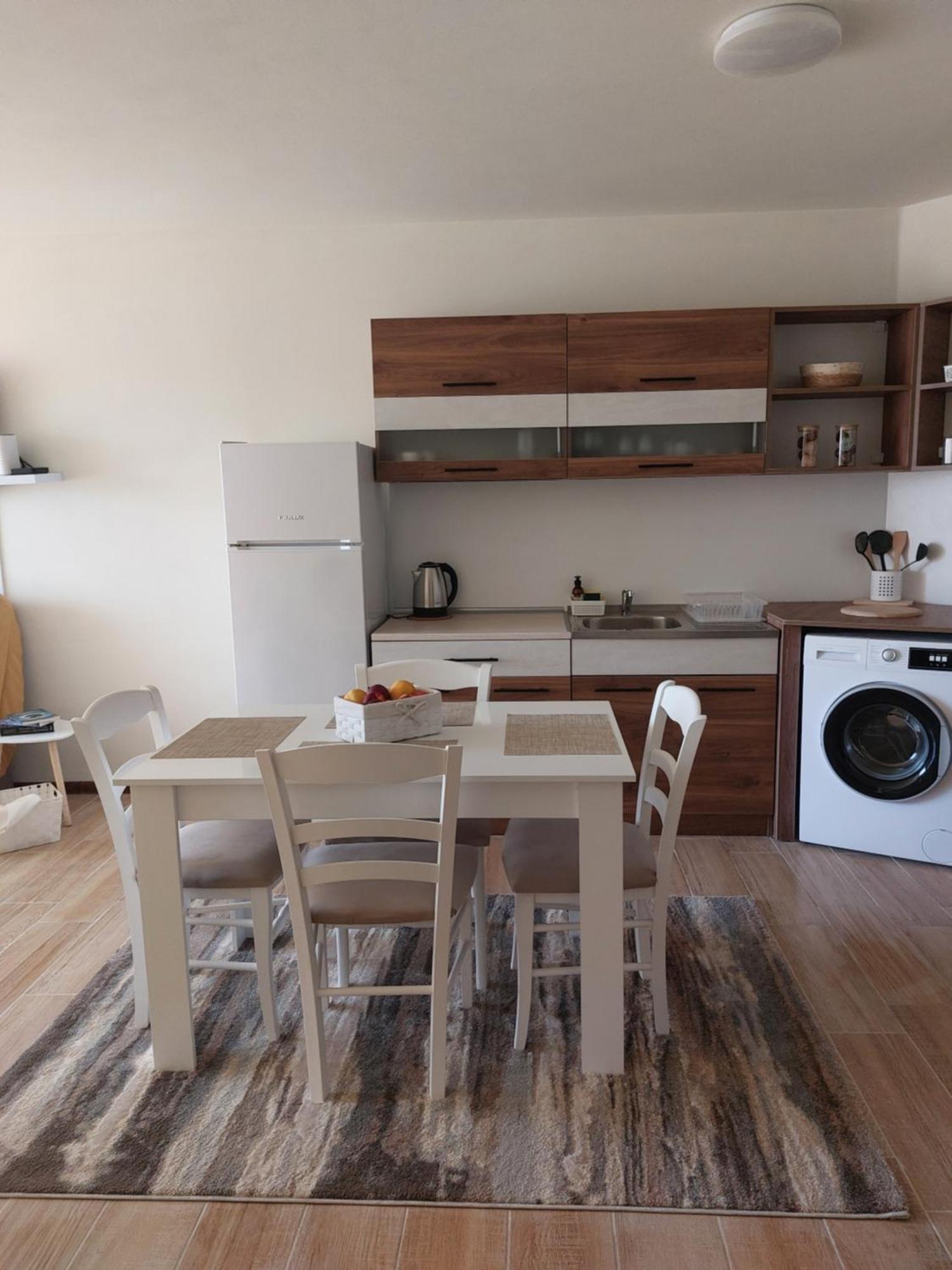 Krimski Apartment - Free Private Parking Varna Esterno foto
